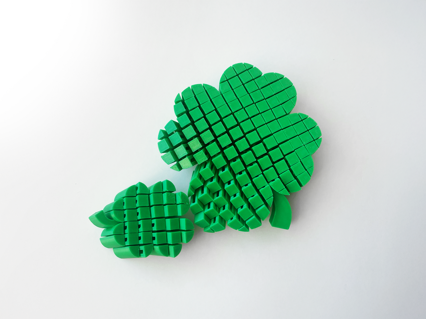 Mom’s St Patrick's Day Lucky Clover Fidget Toy Small and Large- - High-Quality 3D Printed Articulated Lucky Clover for Tabletop Tactile Play
