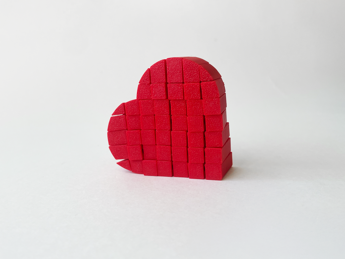 Mom’s Pixel Heart Fidget Toy- - High-Quality 3D Printed Articulated Heart for Tabletop Tactile Play