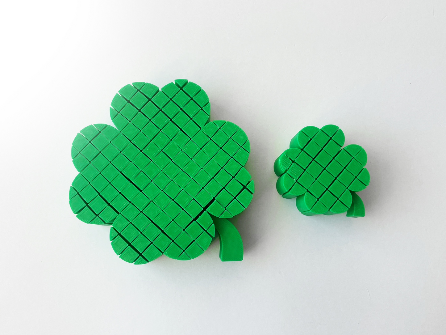 Mom’s St Patrick's Day Lucky Clover Fidget Toy Small and Large- - High-Quality 3D Printed Articulated Lucky Clover for Tabletop Tactile Play