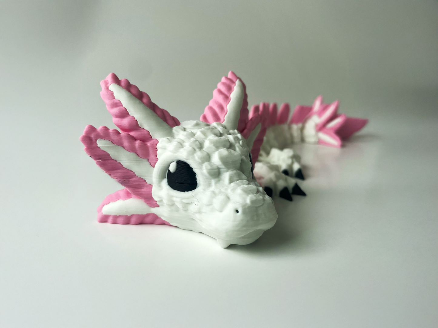 3D Printed White Dragon: Elegant Fantasy Companion