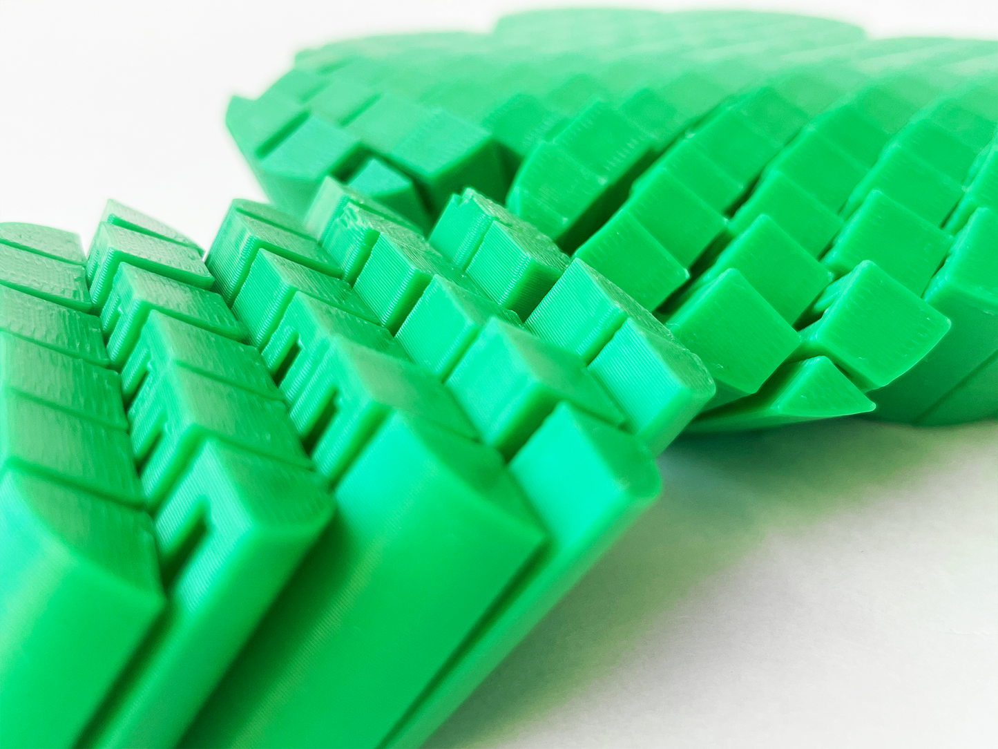Mom’s St Patrick's Day Lucky Clover Fidget Toy Small and Large- - High-Quality 3D Printed Articulated Lucky Clover for Tabletop Tactile Play