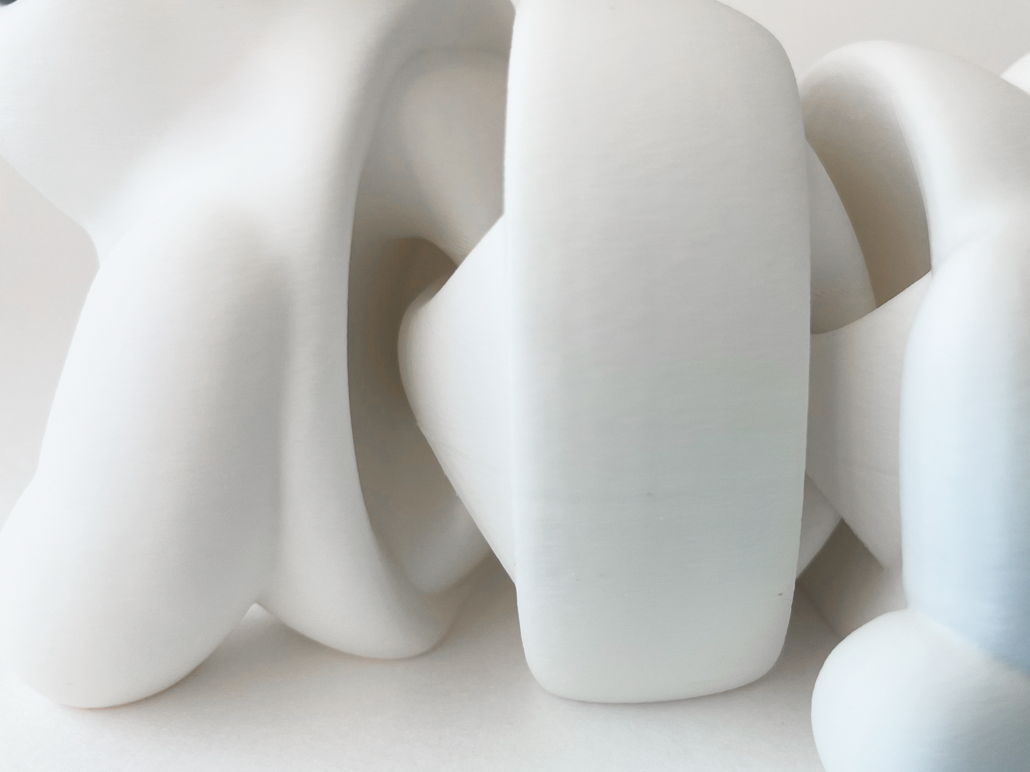 Easter's White Bunny Fidget Toy - Medium High-Quality 3D-Printed Articulated Buddy with Tiki-Taka Noise for Indoor and Outdoor Play & Stress Relief