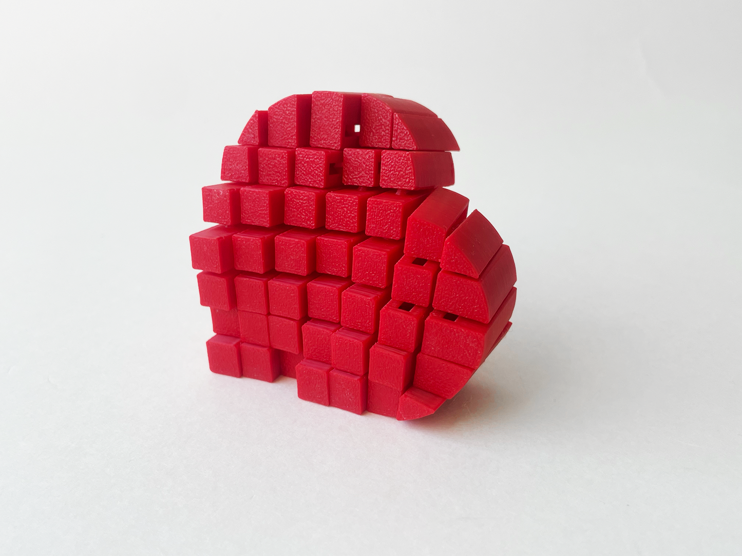 Mom’s Pixel Heart Fidget Toy- - High-Quality 3D Printed Articulated Heart for Tabletop Tactile Play
