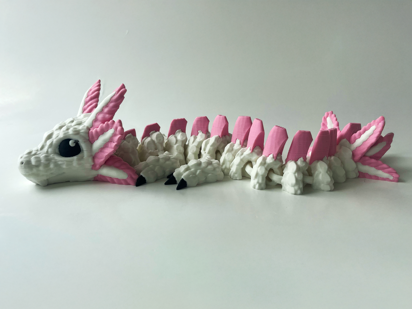 3D Printed White Dragon: Elegant Fantasy Companion