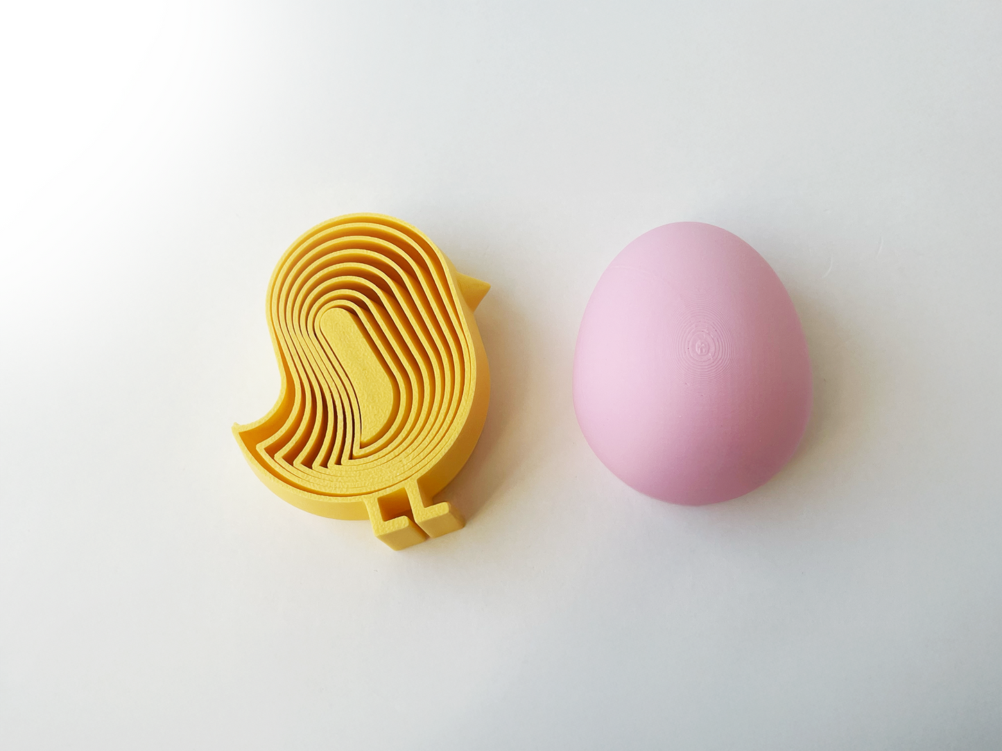 Mom’s Easter Chick & Egg Fidget Toy- Set of 2- High-Quality 3D Printed Articulated Easter Toys for Tabletop Tactile Play