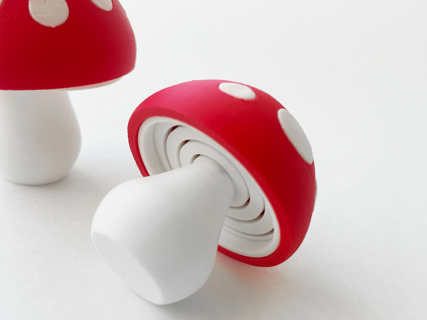 Mom’s Bouncy Mushrooms Fidget Toy Small and Large- - High-Quality 3D Printed Articulated Bouncy Mushrooms for Tabletop Tactile Play