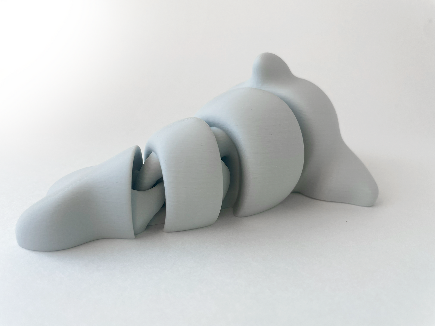 ZOU's Light Grey Dolphin Fidget Toy - Medium High-Quality 3D-Printed Articulated Buddy with Tiki-Taka Noise for Indoor and Outdoor Play Stress Relief