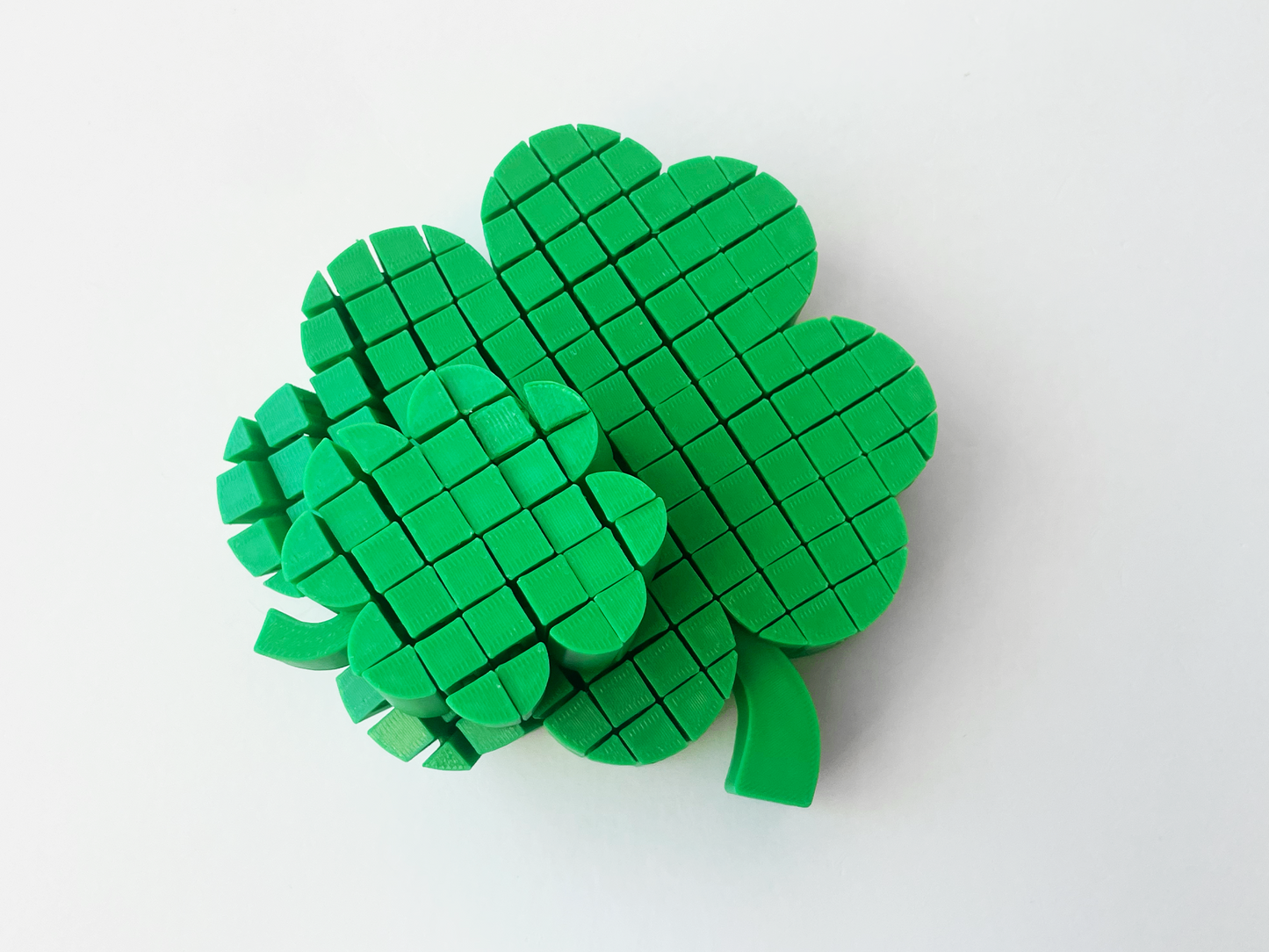 Mom’s St Patrick's Day Lucky Clover Fidget Toy Small and Large- - High-Quality 3D Printed Articulated Lucky Clover for Tabletop Tactile Play