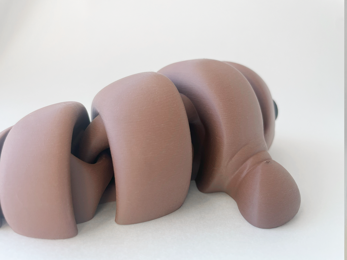 ZOU's Chocolate Manatee Fidget Toy - Medium High-Quality 3D-Printed Articulated Buddy with Tiki-Taka Noise for Indoor and Outdoor Play Stress Relief