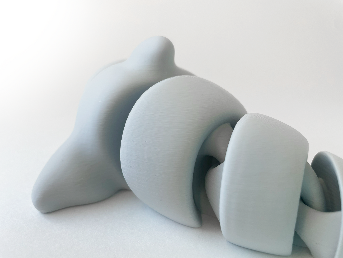 ZOU's Light Grey Dolphin Fidget Toy - Medium High-Quality 3D-Printed Articulated Buddy with Tiki-Taka Noise for Indoor and Outdoor Play Stress Relief