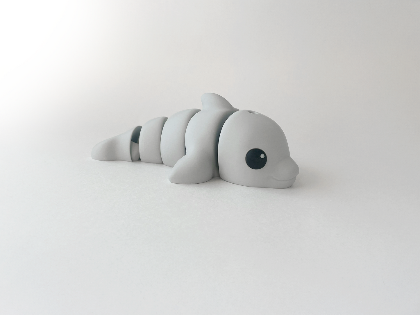 ZOU's Light Grey Dolphin Fidget Toy - Medium High-Quality 3D-Printed Articulated Buddy with Tiki-Taka Noise for Indoor and Outdoor Play Stress Relief