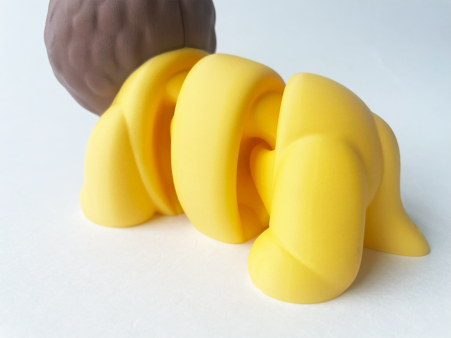 ZOU's Lion Fidget Toy - High-Quality 3D-Printed Articulated Buddy with Tiki-Taka Noise for Indoor and Outdoor Play & Stress Relief