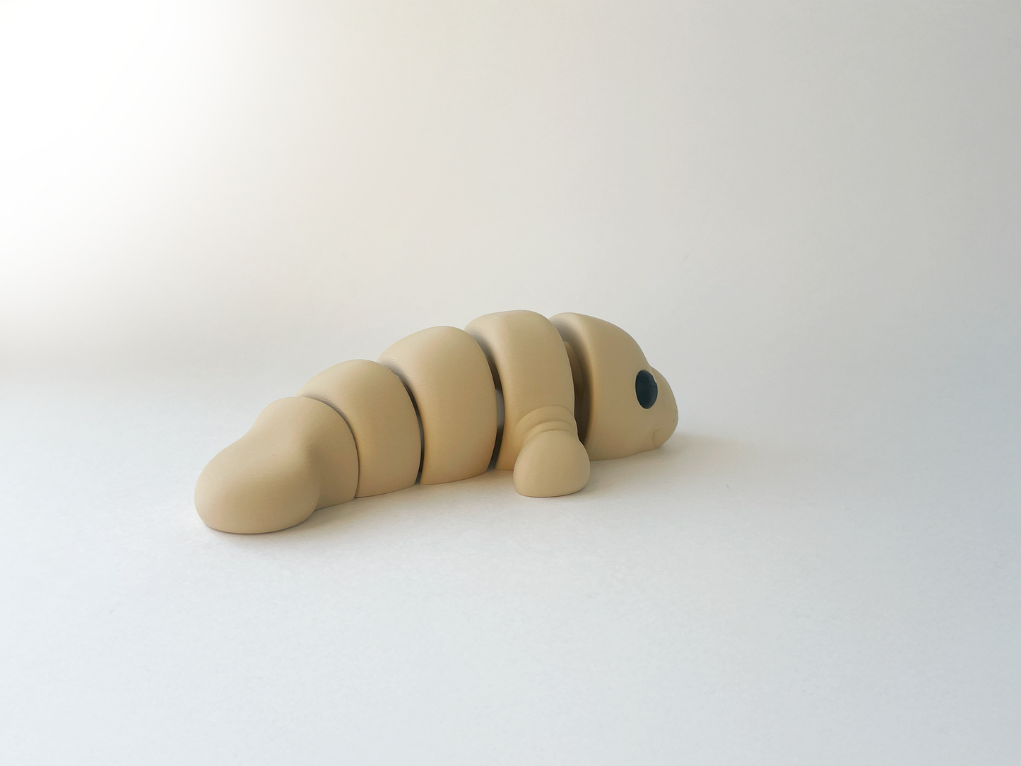 ZOU's Solid Beige Manatee Fidget Toy - Medium High-Quality 3D-Printed Articulated Buddy with Tiki-Taka Noise for Indoor and Outdoor Play Stress Relief