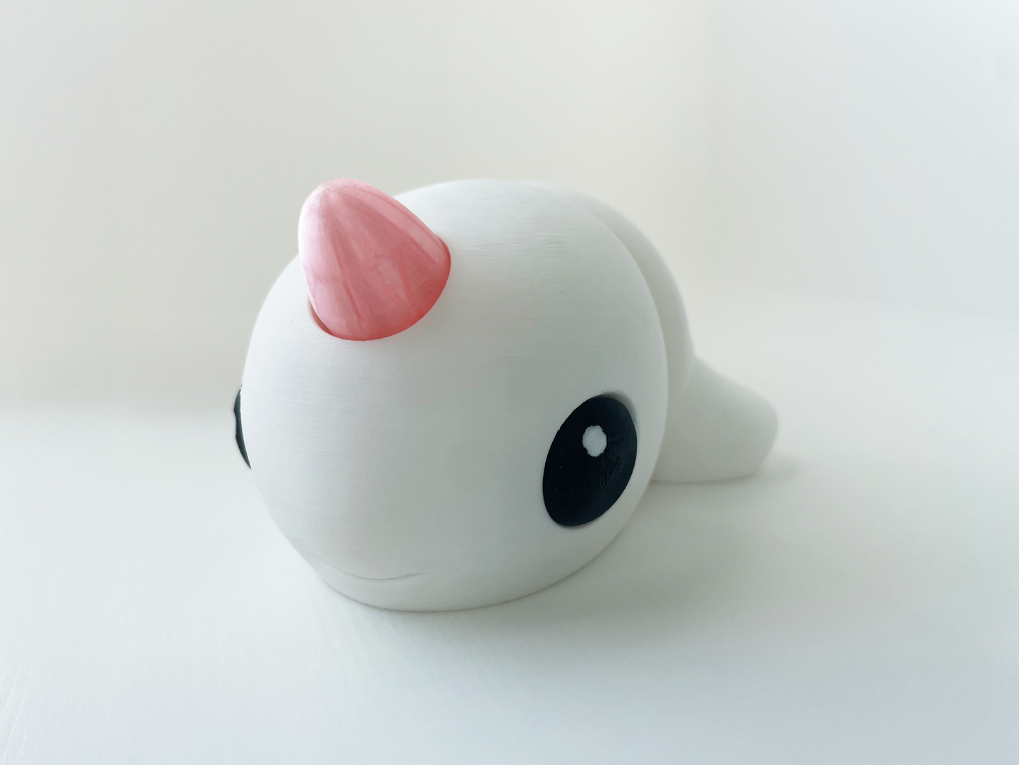 Zou's White Narwhal Fidget Toy- - High-Quality 3D Printed Articulated Whale for Tabletop Tactile Play & Stress Relief