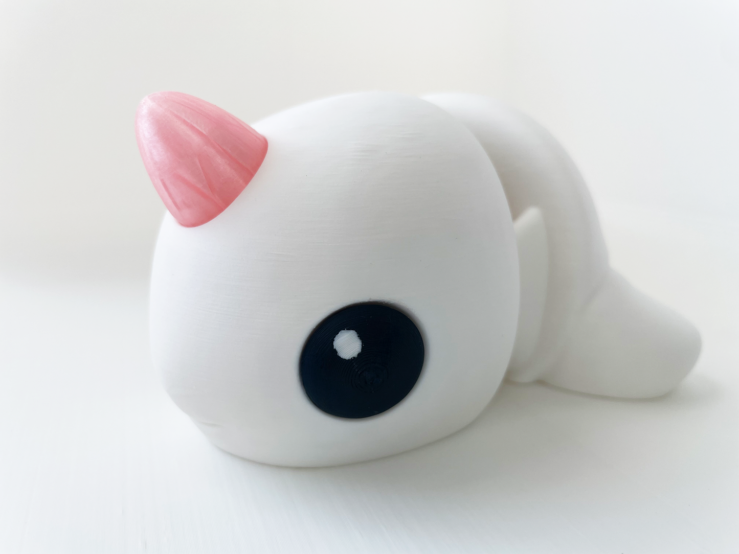 Zou's White Narwhal Fidget Toy- - High-Quality 3D Printed Articulated Whale for Tabletop Tactile Play & Stress Relief