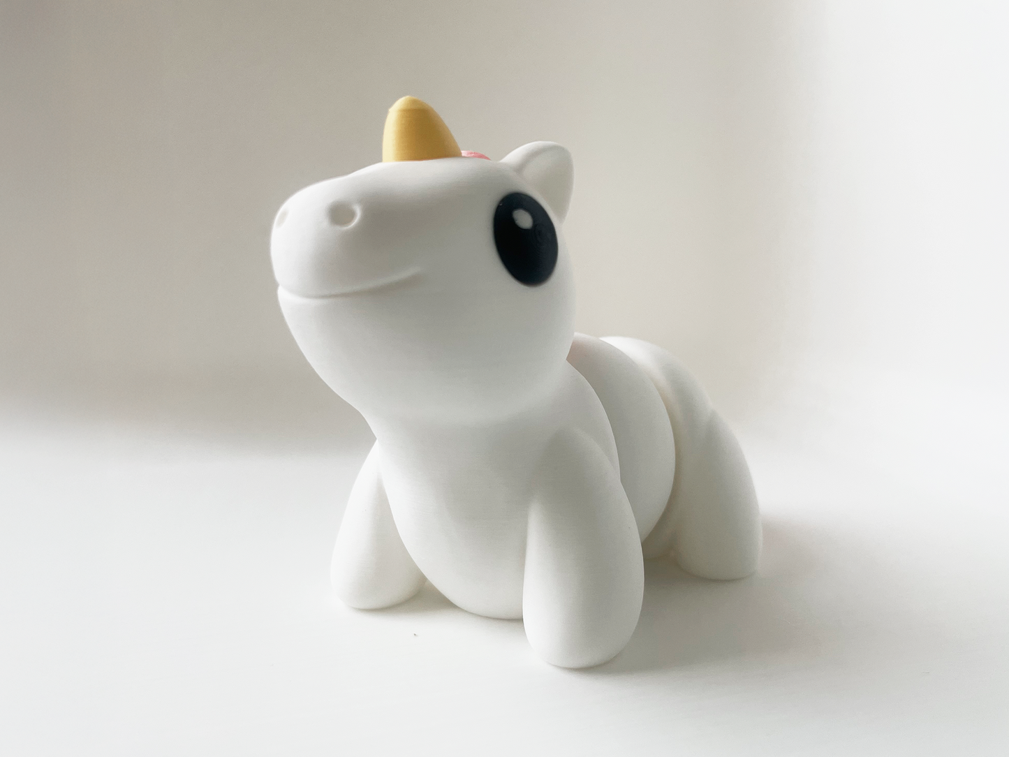 ZOU's Baby White Unicorn Fidget Toy - High-Quality 3D-Printed Articulated Unicorn with Tiki-Taka Noise for Indoor and Outdoor Play & Stress Relief