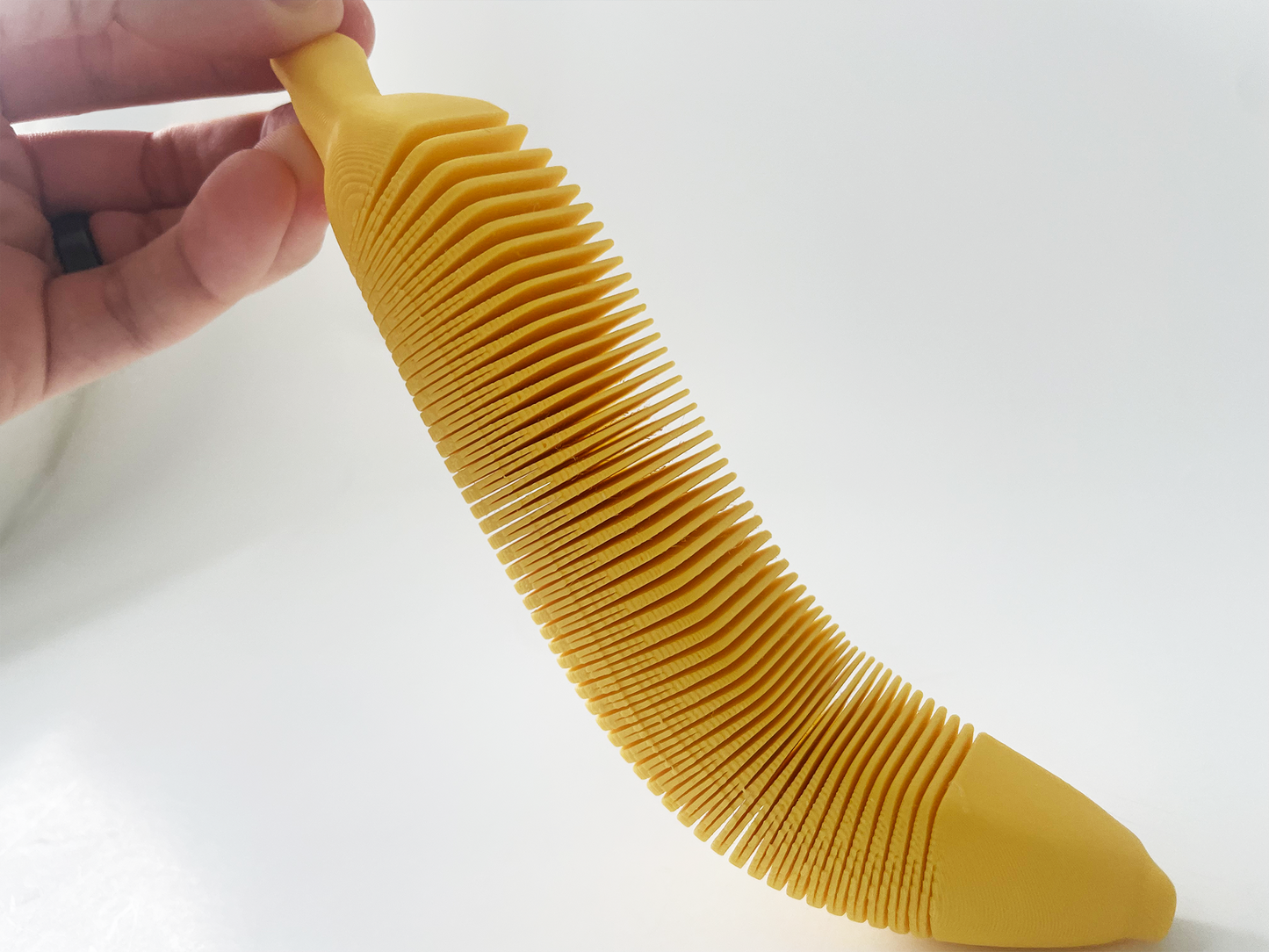 Flexi Banana Fidget Toy High-Quality 3D Printed Articulated Banana Toy for Tabletop Tactile Play