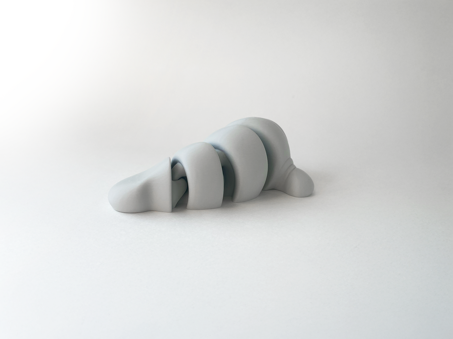 ZOU's Light Grey Manatee Fidget Toy - Medium High-Quality 3D-Printed Articulated Buddy with Tiki-Taka Noise for Indoor and Outdoor Play Stress Relief