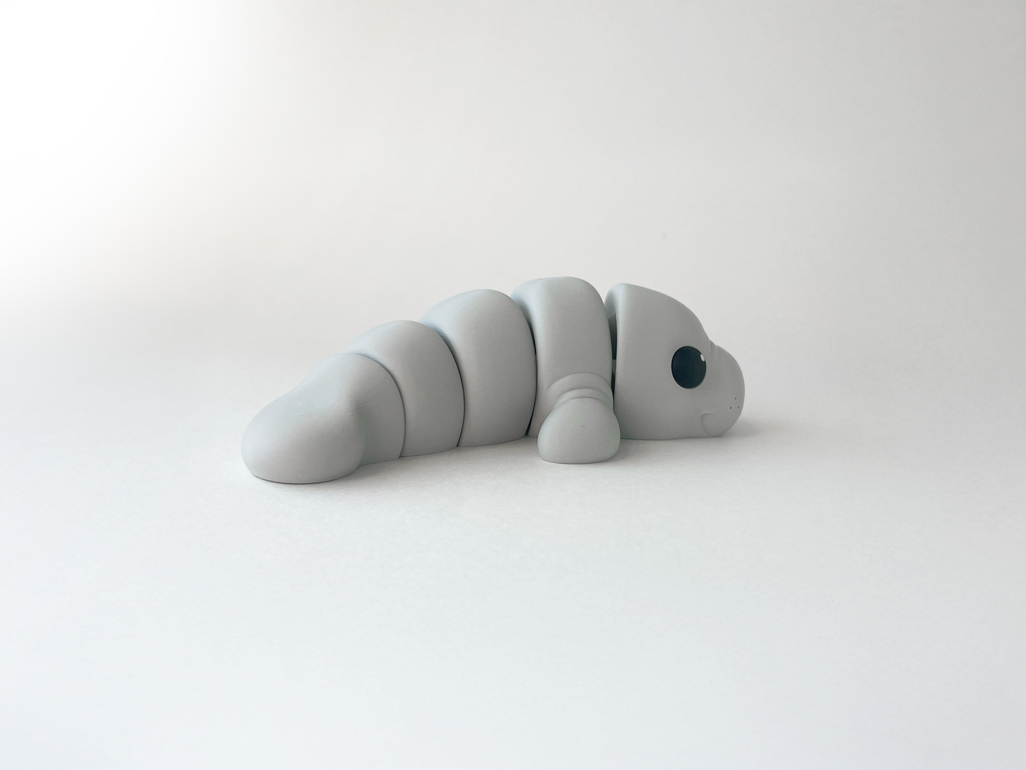 ZOU's Light Grey Manatee Fidget Toy - Medium High-Quality 3D-Printed Articulated Buddy with Tiki-Taka Noise for Indoor and Outdoor Play Stress Relief