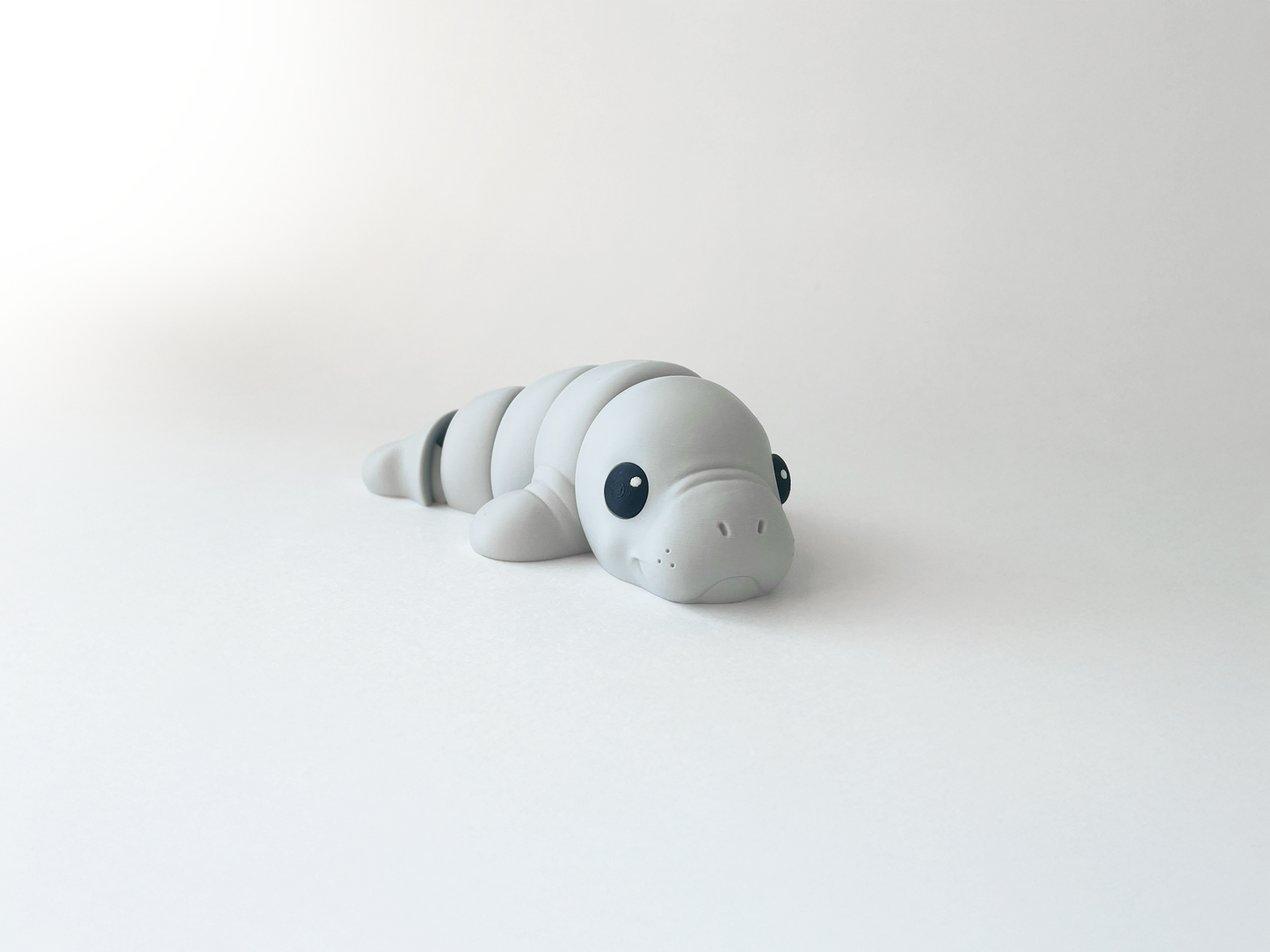 ZOU's Light Grey Manatee Fidget Toy - Medium High-Quality 3D-Printed Articulated Buddy with Tiki-Taka Noise for Indoor and Outdoor Play Stress Relief