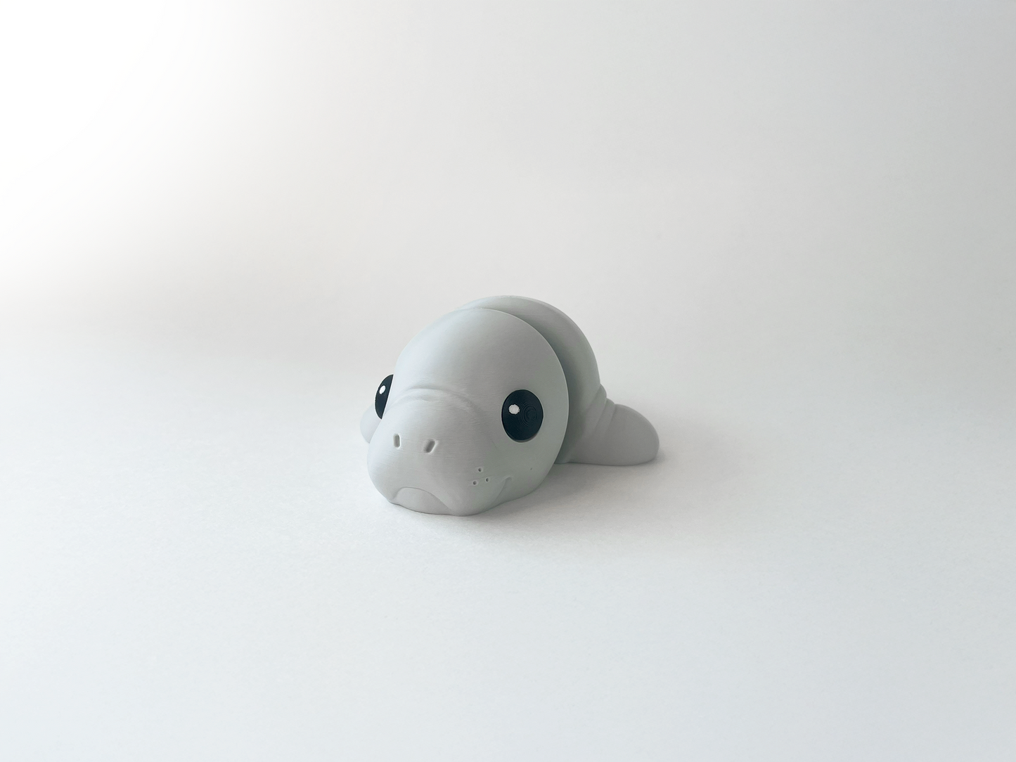ZOU's Light Grey Manatee Fidget Toy - Medium High-Quality 3D-Printed Articulated Buddy with Tiki-Taka Noise for Indoor and Outdoor Play Stress Relief