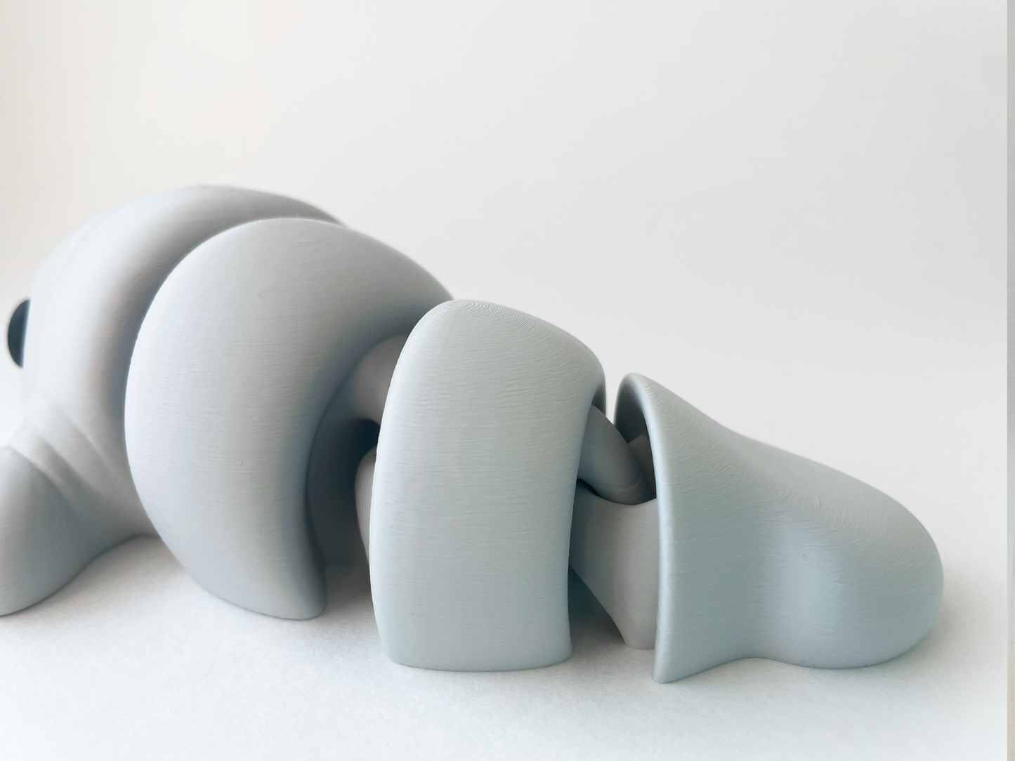 ZOU's Light Grey Manatee Fidget Toy - Medium High-Quality 3D-Printed Articulated Buddy with Tiki-Taka Noise for Indoor and Outdoor Play Stress Relief