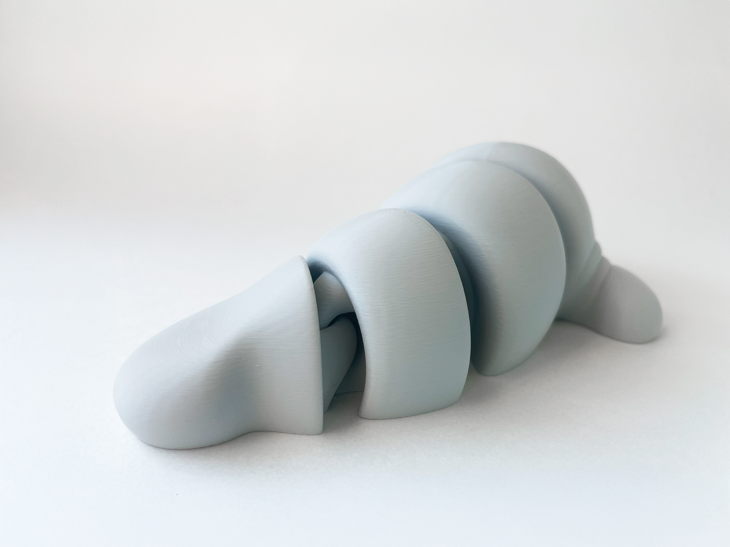 ZOU's Light Grey Manatee Fidget Toy - Medium High-Quality 3D-Printed Articulated Buddy with Tiki-Taka Noise for Indoor and Outdoor Play Stress Relief