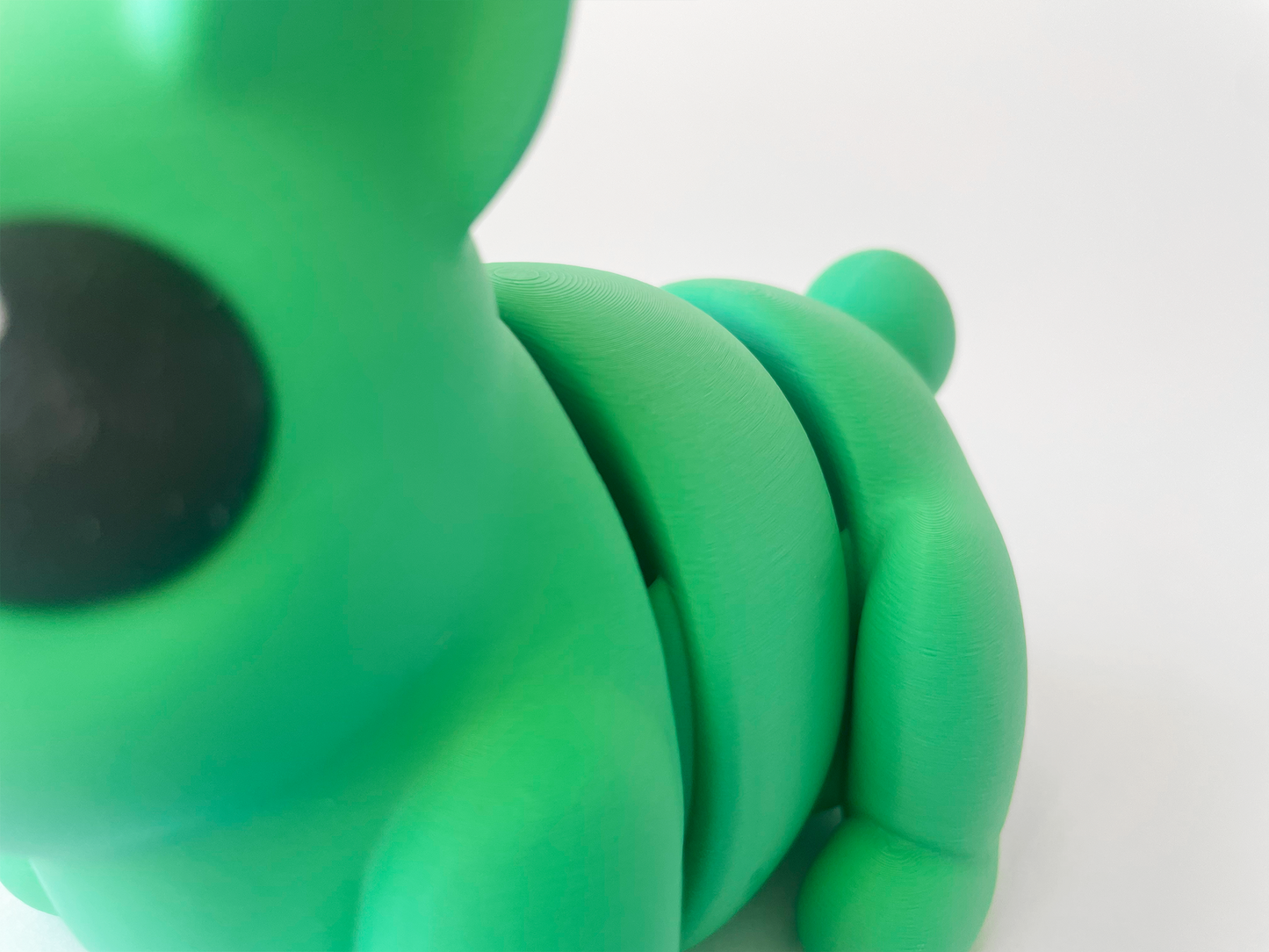 Easter's Green Bunny Fidget Toy - Medium High-Quality 3D-Printed Articulated Buddy with Tiki-Taka Noise for Indoor and Outdoor Play & Stress Relief