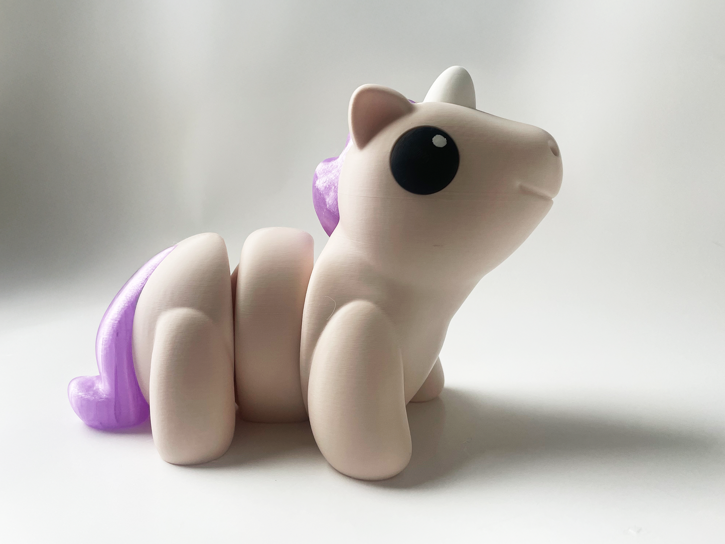 ZOU's BIG Beige Unicorn Fidget Toy - High-Quality 3D-Printed Articulated Unicorn with Tiki-Taka Noise for Indoor and Outdoor Play & Stress Relief
