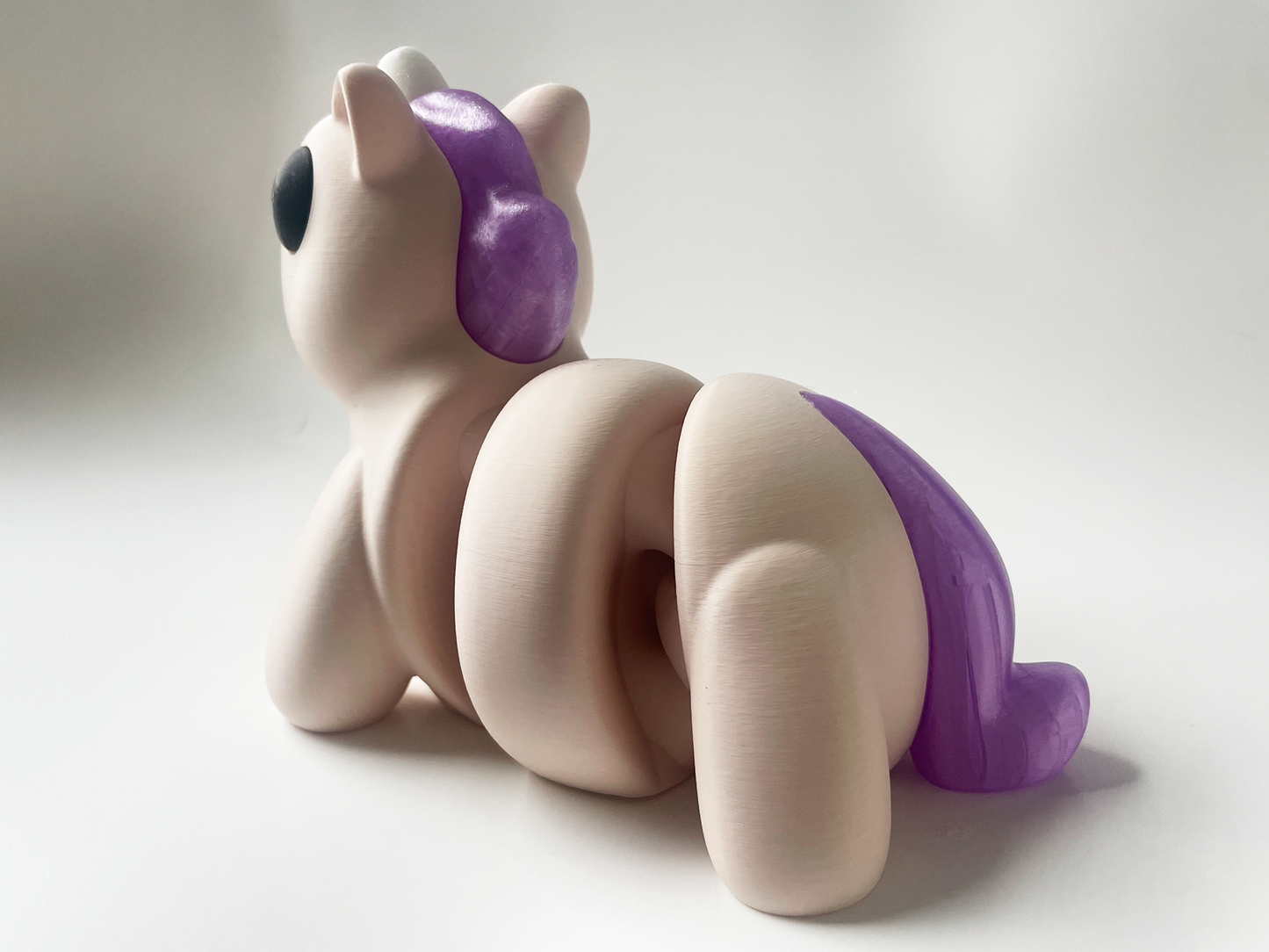 ZOU's BIG Beige Unicorn Fidget Toy - High-Quality 3D-Printed Articulated Unicorn with Tiki-Taka Noise for Indoor and Outdoor Play & Stress Relief