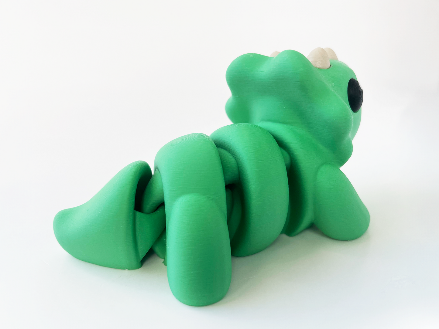 ZOU's Baby Green Triceratops Dino Fidget Toy - High-Quality 3D Printed Articulated Dinosaur for Indoor & Outdoor & Stress Relief Play