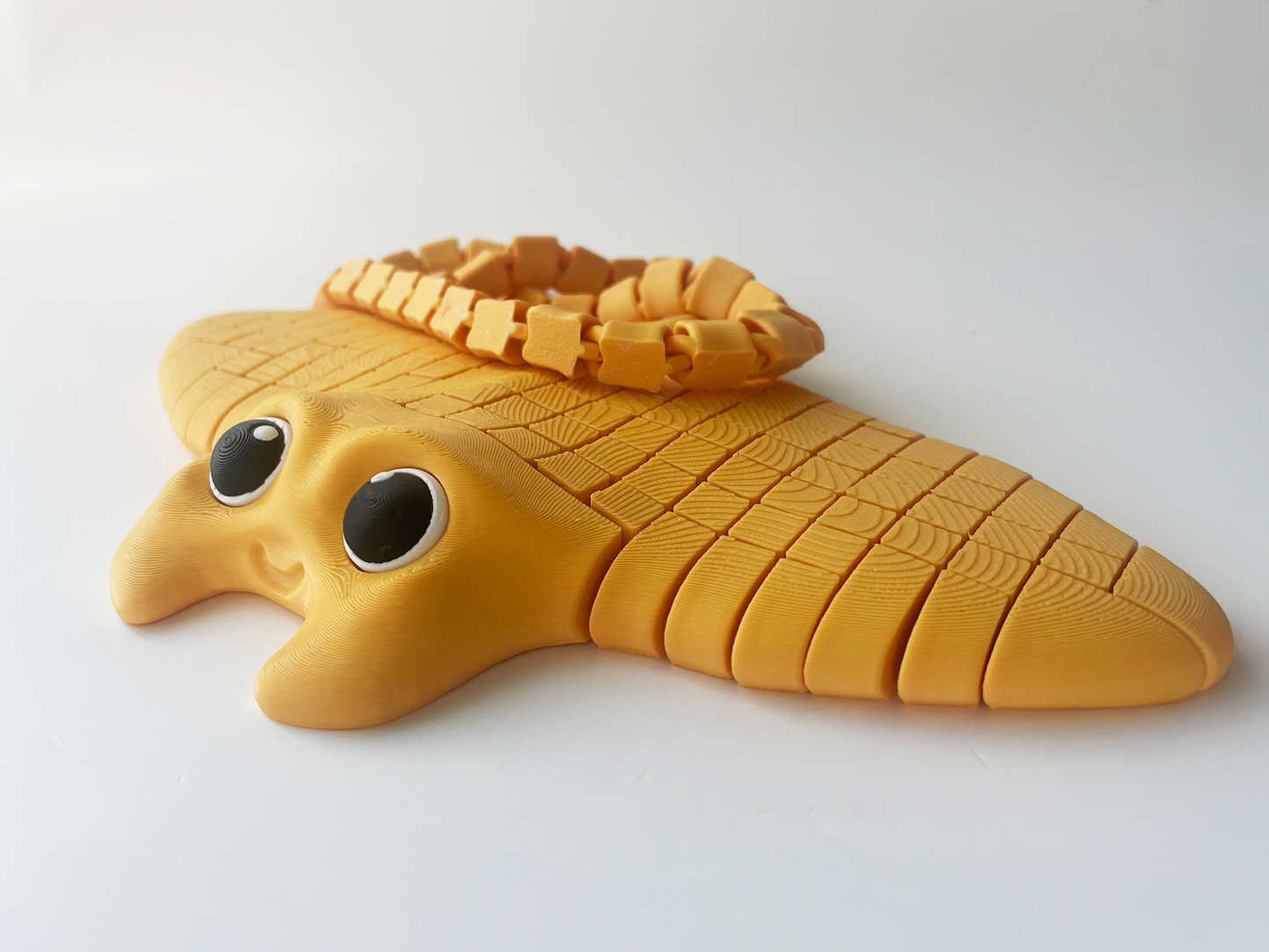 Tom's Big Yellow Manta Ray Fidget Toy - High-Quality 3D-Printed Articulated Manta Ray with Tiki-Taka Noise for Indoor and Outdoor Play Stress Relief
