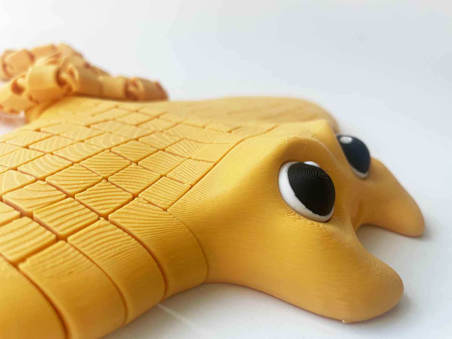 Tom's Big Yellow Manta Ray Fidget Toy - High-Quality 3D-Printed Articulated Manta Ray with Tiki-Taka Noise for Indoor and Outdoor Play Stress Relief