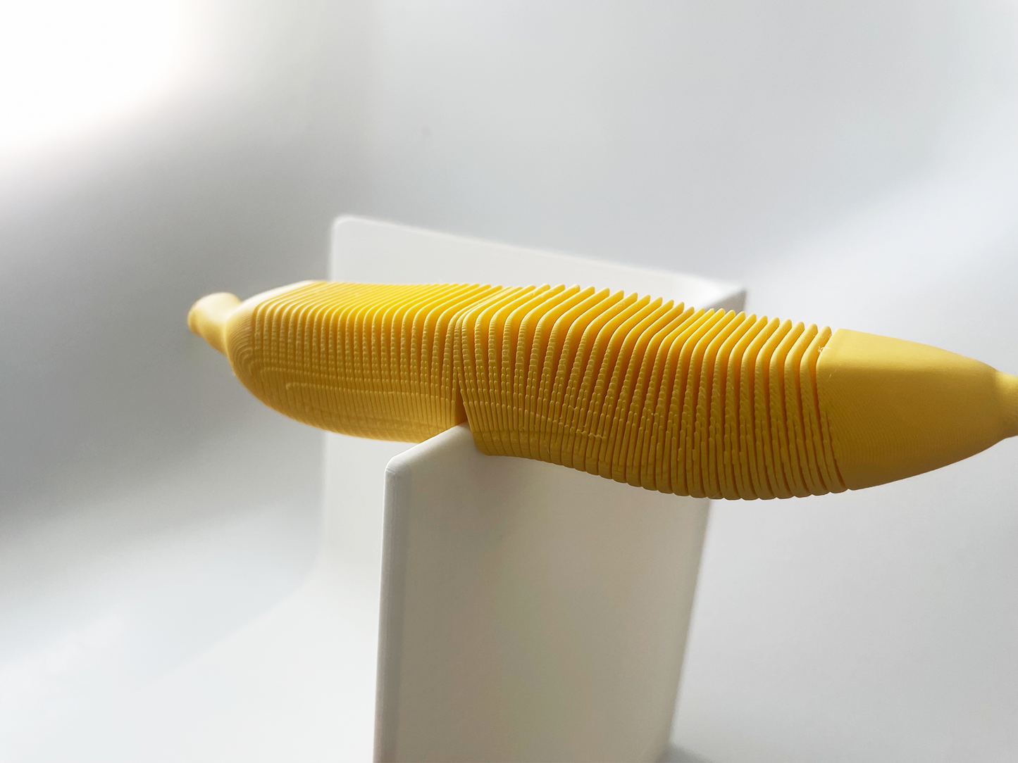Flexi Banana Fidget Toy High-Quality 3D Printed Articulated Banana Toy for Tabletop Tactile Play
