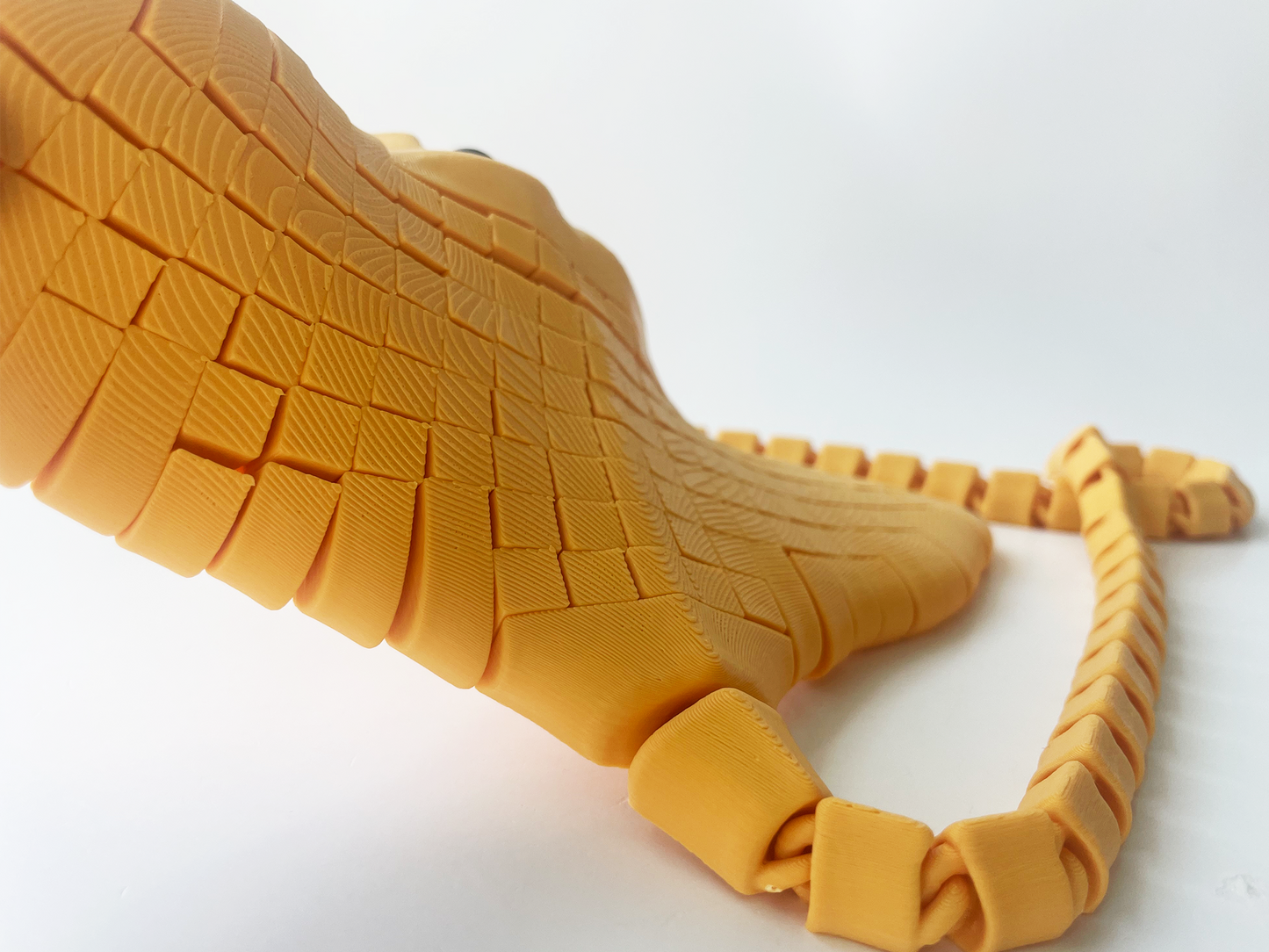 Tom's Big Yellow Manta Ray Fidget Toy - High-Quality 3D-Printed Articulated Manta Ray with Tiki-Taka Noise for Indoor and Outdoor Play Stress Relief
