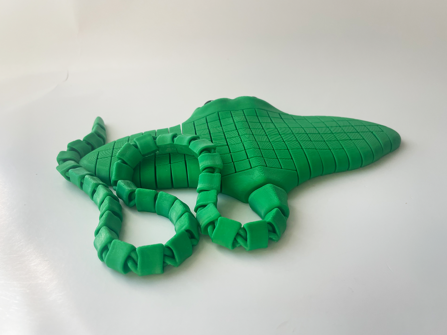 Tom's Big Green Manta Ray Fidget Toy - High-Quality 3D-Printed Articulated Manta Ray with Tiki-Taka Noise for Indoor and Outdoor Play Stress Relief