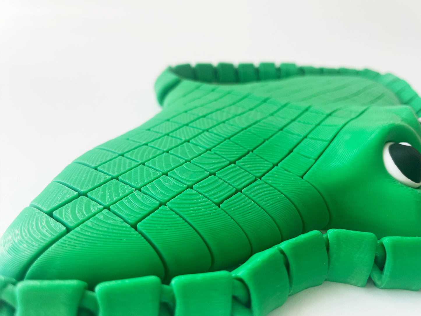 Tom's Big Green Manta Ray Fidget Toy - High-Quality 3D-Printed Articulated Manta Ray with Tiki-Taka Noise for Indoor and Outdoor Play Stress Relief