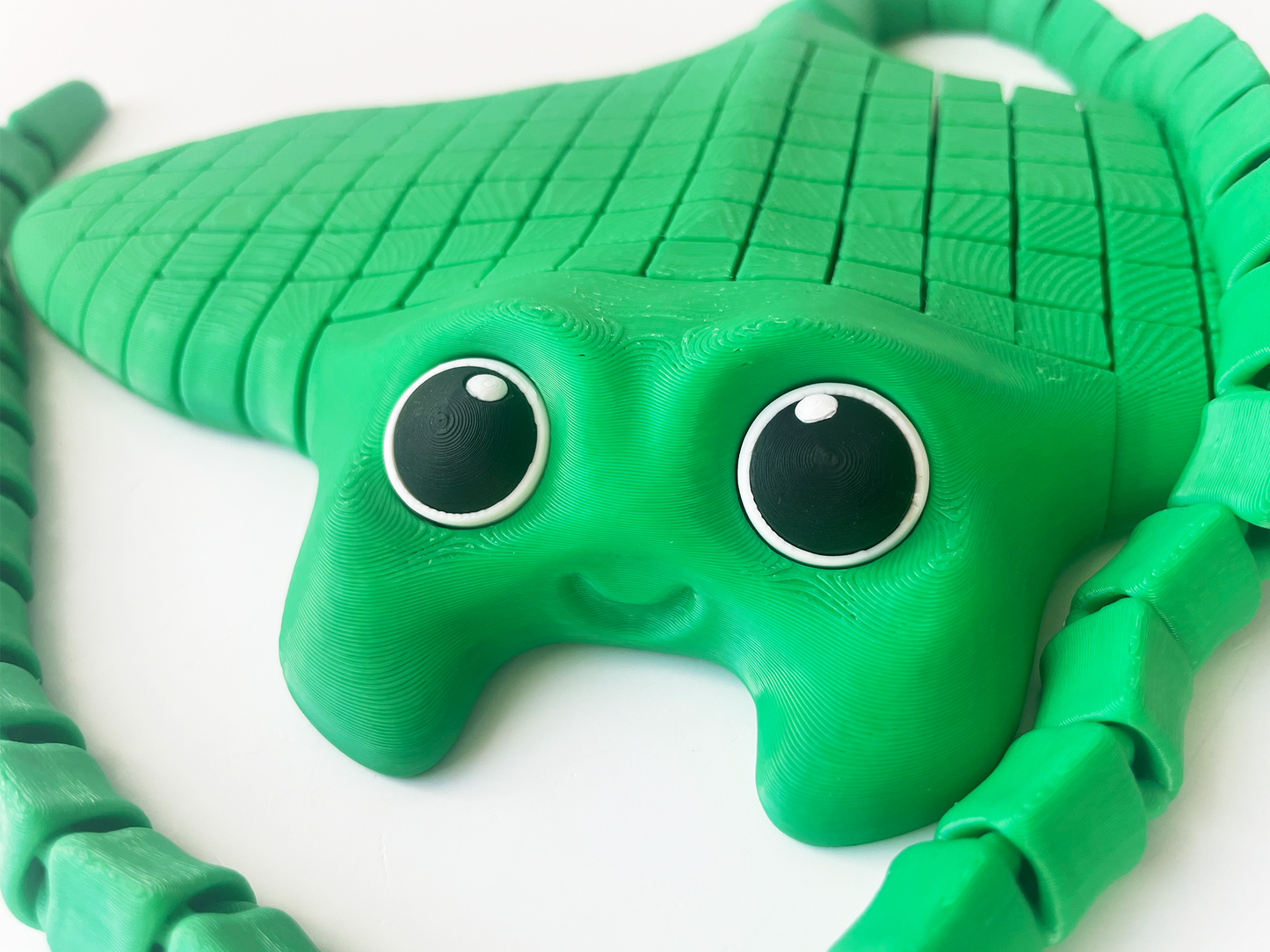 Tom's Big Green Manta Ray Fidget Toy - High-Quality 3D-Printed Articulated Manta Ray with Tiki-Taka Noise for Indoor and Outdoor Play Stress Relief