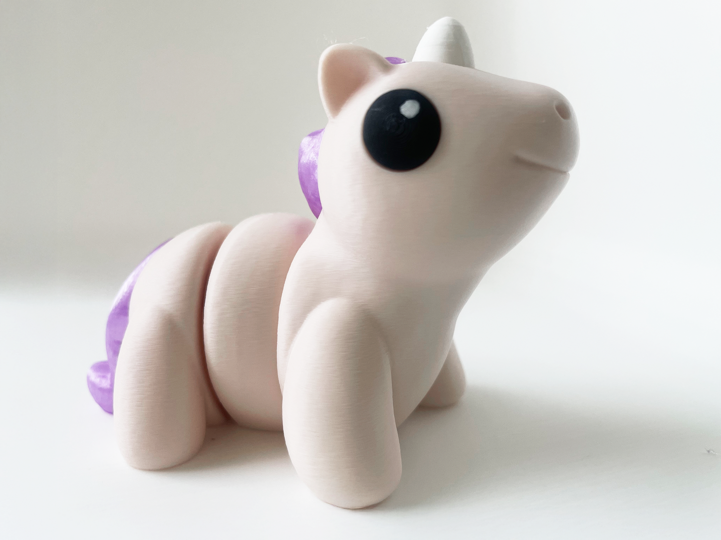 ZOU's Baby Beige Unicorn Fidget Toy - High-Quality 3D-Printed Articulated Unicorn with Tiki-Taka Noise for Indoor and Outdoor Play & Stress Relief