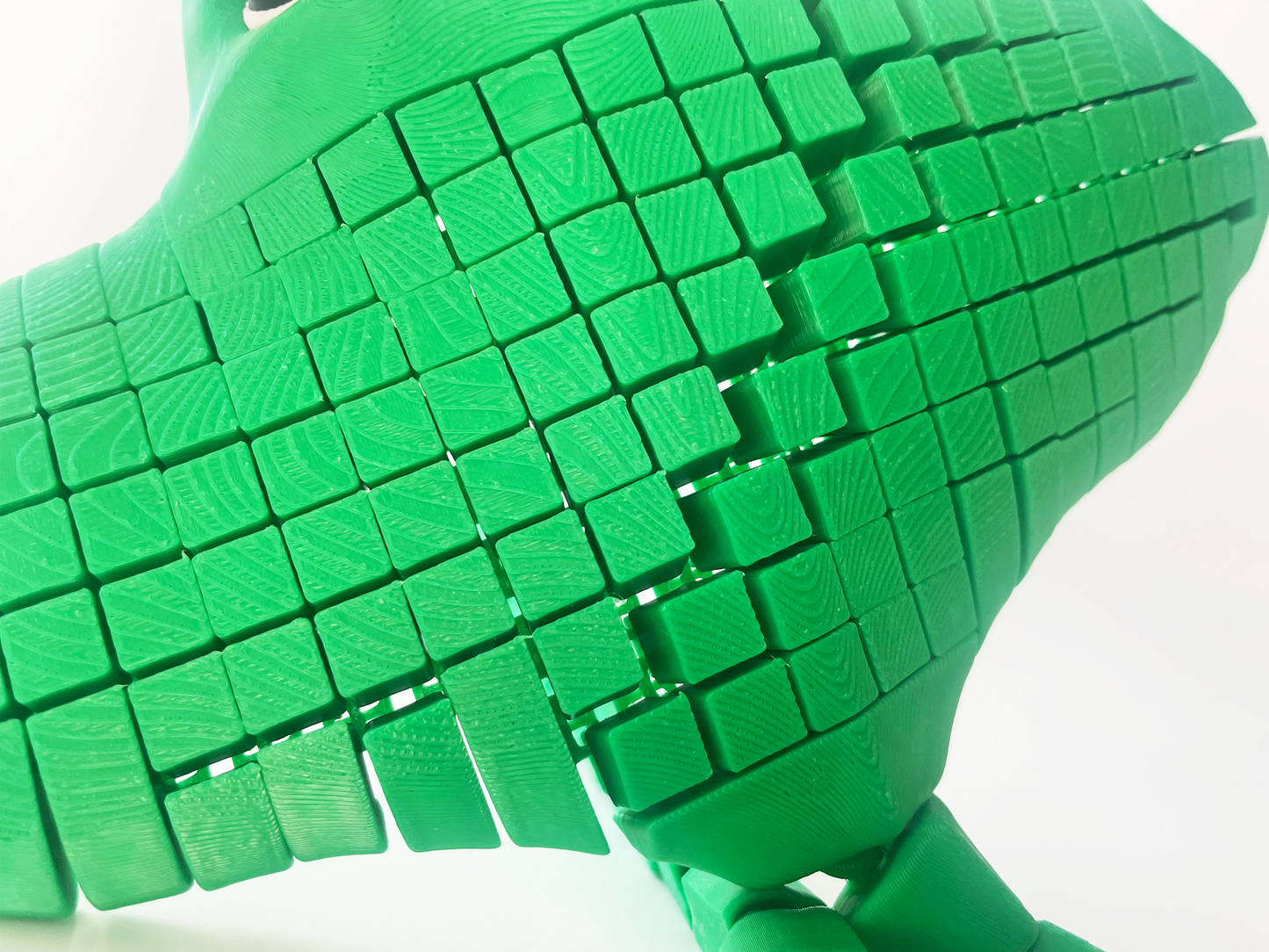 Tom's Big Green Manta Ray Fidget Toy - High-Quality 3D-Printed Articulated Manta Ray with Tiki-Taka Noise for Indoor and Outdoor Play Stress Relief