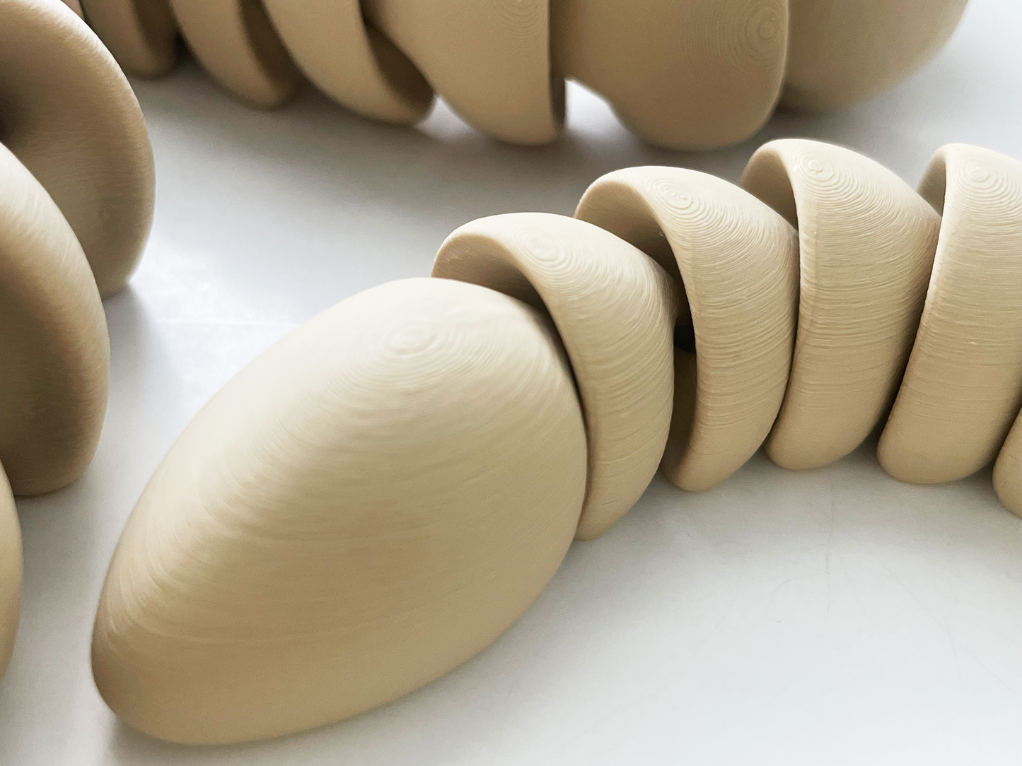 ZOU's Large Solid Beige Boa Snake Toy - High-Quality 3D-Printed Articulated Buddy with Tiki-Taka Noise for Indoor and Outdoor Play