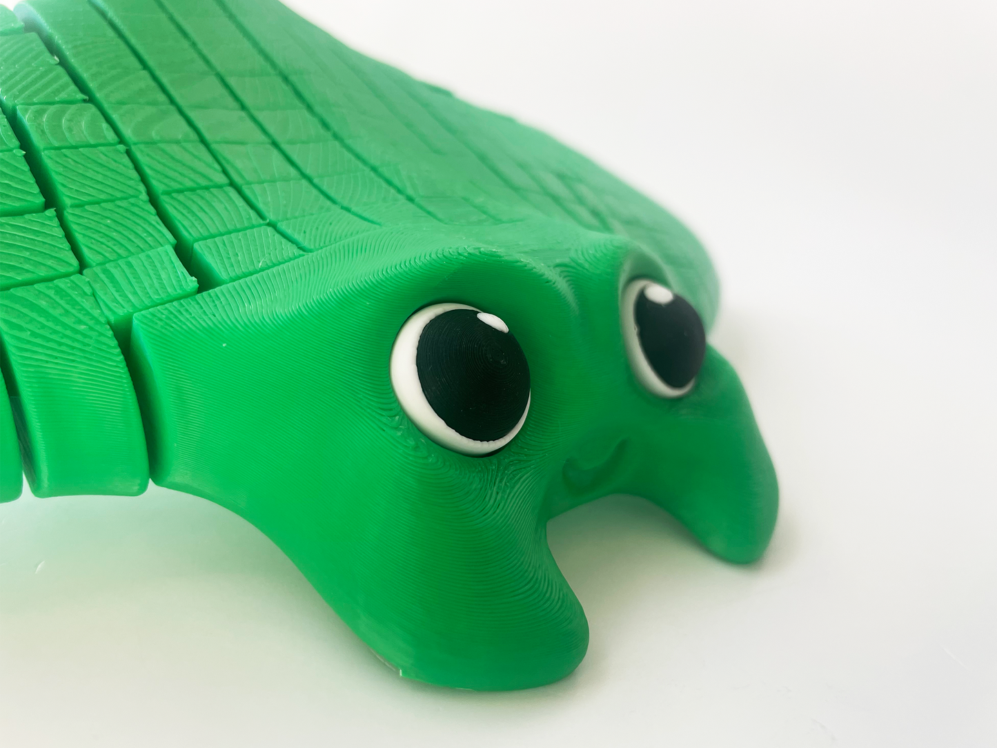 Tom's Big Green Manta Ray Fidget Toy - High-Quality 3D-Printed Articulated Manta Ray with Tiki-Taka Noise for Indoor and Outdoor Play Stress Relief