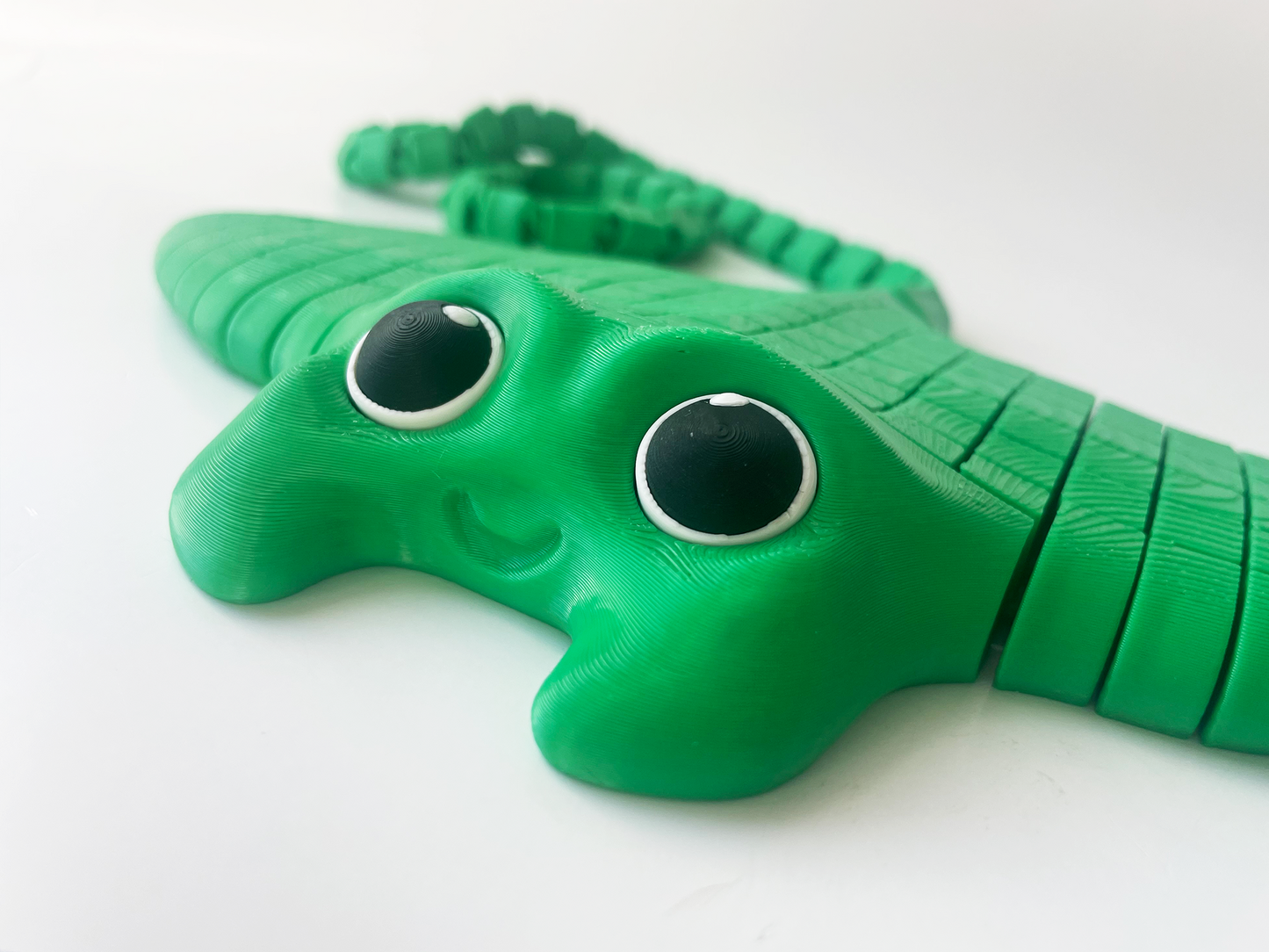 Tom's Big Green Manta Ray Fidget Toy - High-Quality 3D-Printed Articulated Manta Ray with Tiki-Taka Noise for Indoor and Outdoor Play Stress Relief