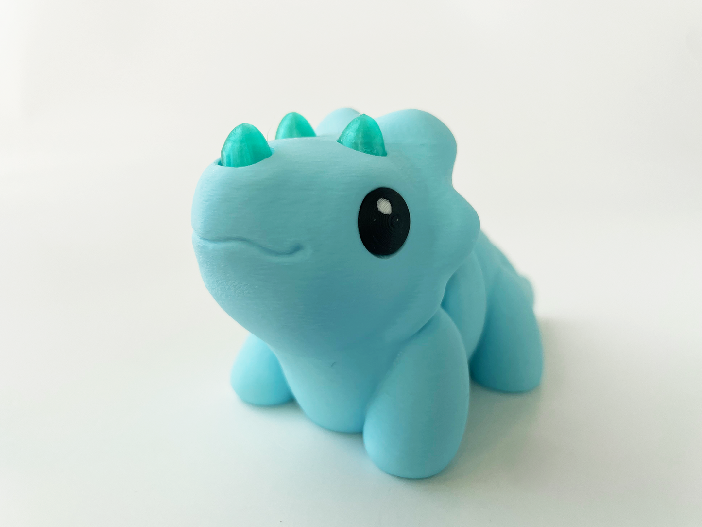 ZOU's Baby Blue Triceratops Dino Fidget Toy - High-Quality 3D Printed Articulated Dinosaur for Indoor & Outdoor & Stress Relief Play