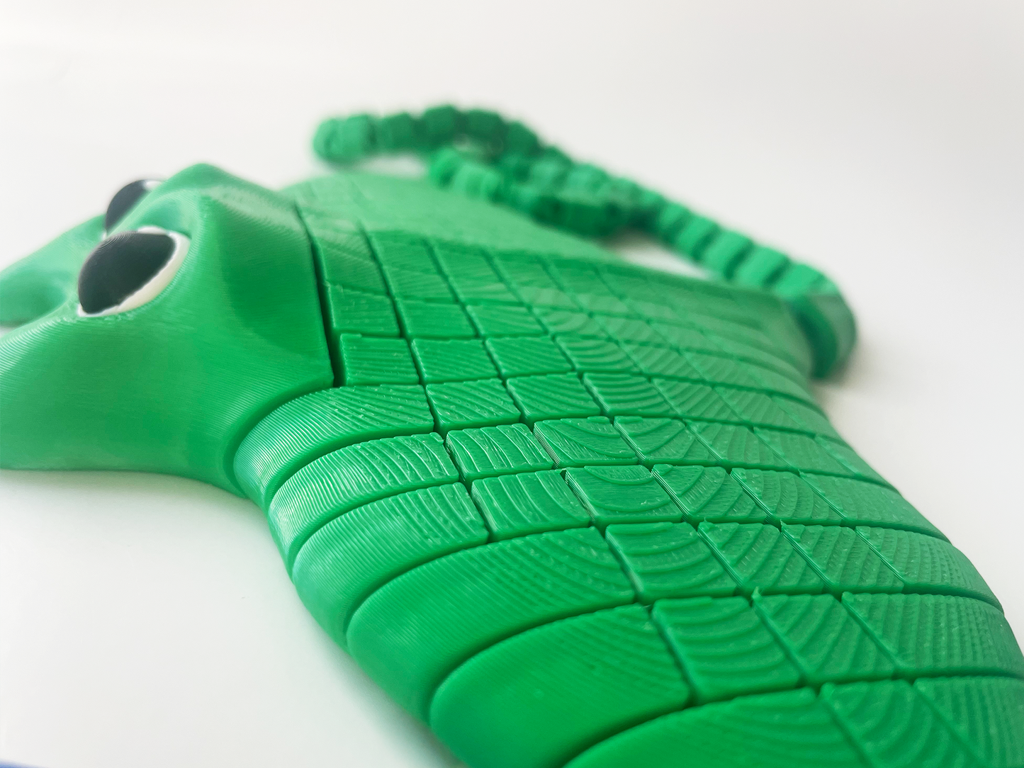 Tom's Big Green Manta Ray Fidget Toy - High-Quality 3D-Printed Articulated Manta Ray with Tiki-Taka Noise for Indoor and Outdoor Play Stress Relief