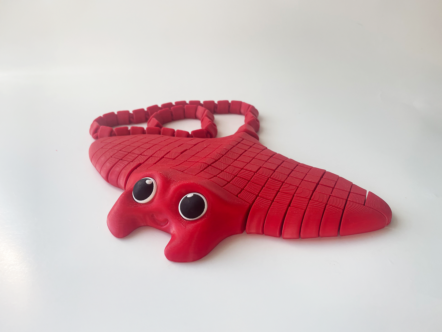 Tom's Big Red Manta Ray Fidget Toy - High-Quality 3D-Printed Articulated Manta Ray with Tiki-Taka Noise for Indoor and Outdoor Play Stress Relief