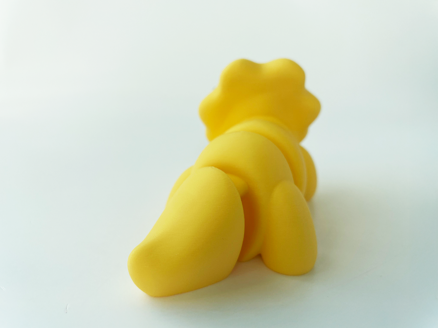 ZOU's Baby Yellow Triceratops Dino Fidget Toy - High-Quality 3D Printed Articulated Dinosaur for Indoor & Outdoor & Stress Relief Play