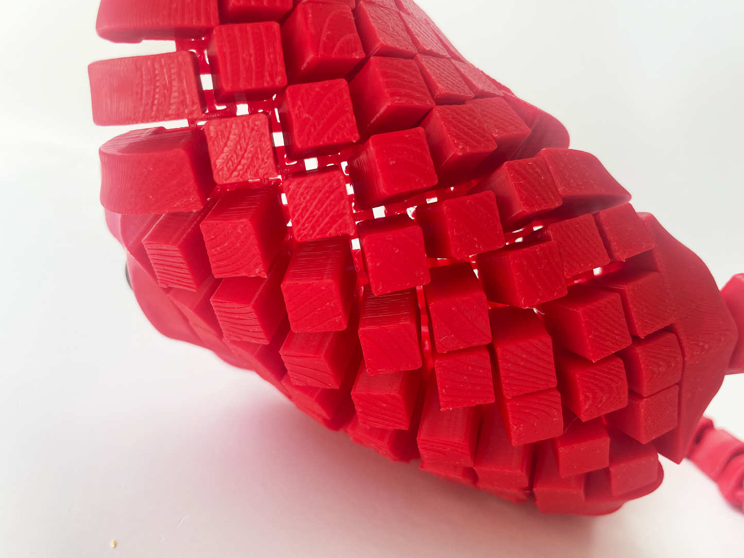 Tom's Big Red Manta Ray Fidget Toy - High-Quality 3D-Printed Articulated Manta Ray with Tiki-Taka Noise for Indoor and Outdoor Play Stress Relief