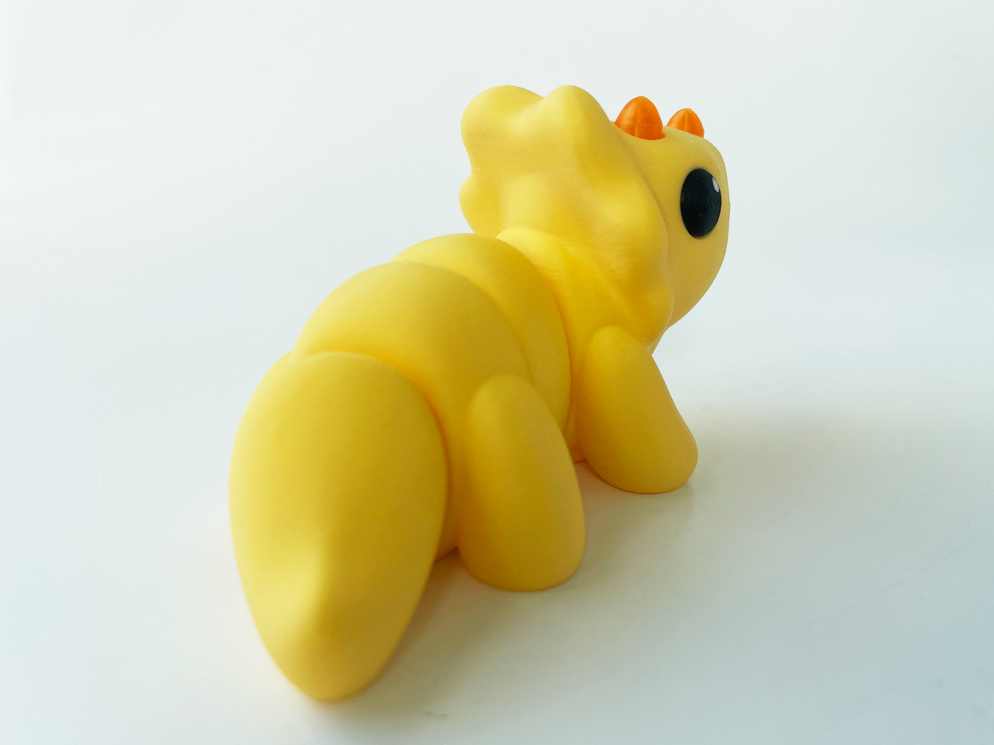 ZOU's Baby Yellow Triceratops Dino Fidget Toy - High-Quality 3D Printed Articulated Dinosaur for Indoor & Outdoor & Stress Relief Play