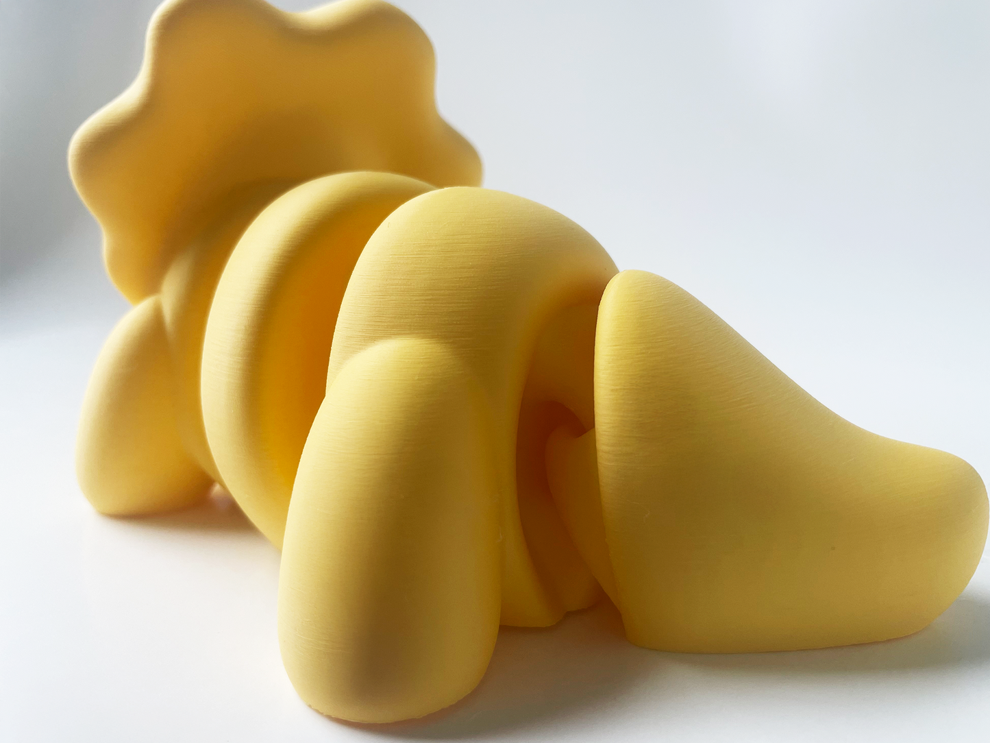 ZOU's BIG Yellow Triceratops Dino Fidget Toy - High-Quality 3D Printed Articulated Dinosaur for Indoor & Outdoor Stress Relief Play